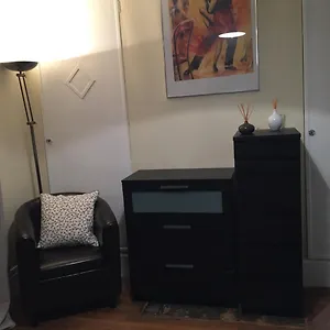 Apartament Dans Le Marais, Paryż